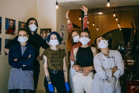 «Пакуйте все, что на витрине»: Киевские рестораторы и владельцы кафе – о поддержке посетителей во время карантина