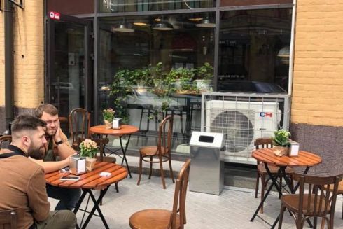 На Бессарабському ринку відкрили заклад ізраїльської кухні Pita Kyiv