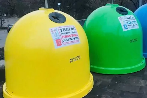 У Дарницькому районі встановлять контейнери для сортування сміття