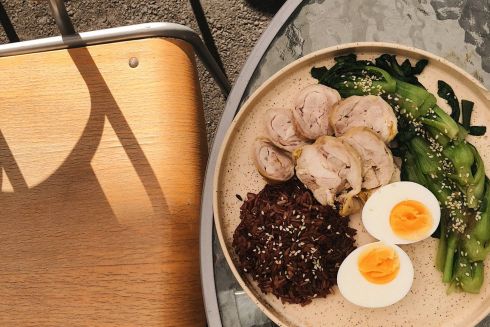 В баре ОКНО появилась точка вьетнамской кухни &laquo;У Кхань&raquo;