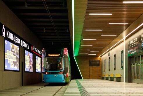 В Киеве обустроили конечную скоростного трамвая. Как она выглядит