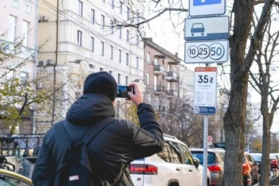 У Києві посилять контроль за паркуванням: що зміниться