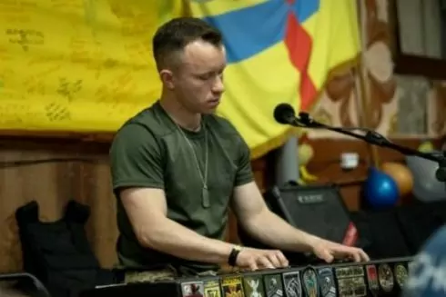 Український військовий випустив альбом фортепіанної музики, який створив на передовій