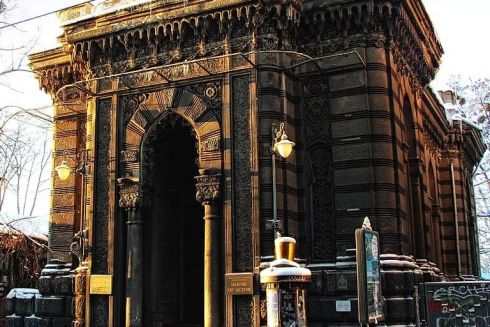 Караимскую кенассу на ЯрВалу отреставрируют. Дому актера предлагают найти другое помещение