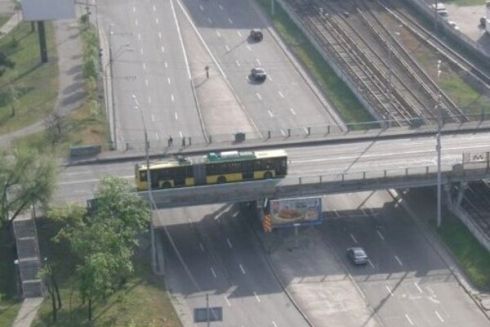 Шляхопровід біля метро "Дарниця" закриють на ремонт на 10 місяців