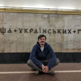 На станції метро “Площа Українських Героїв” встановили нові літери: фото