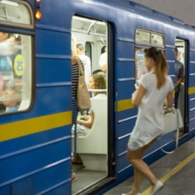 У київському метро не планують ставити захисні екрани: що зроблять замість цього