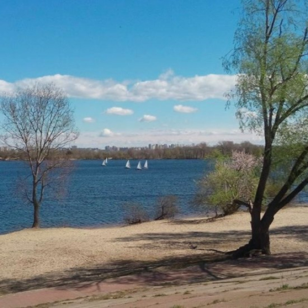 Києву повернуть землю на березі Дніпра на Оболоні вартістю 632 млн гривень