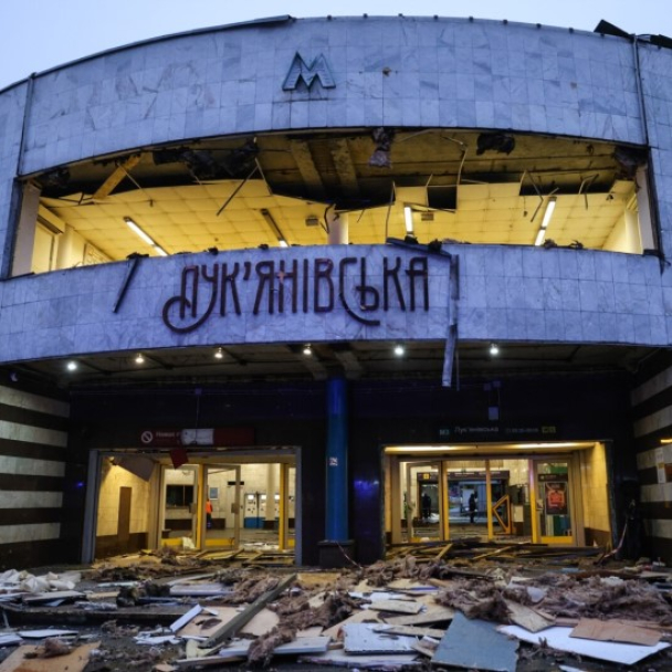 Як метро та бізнеси у Києві відновлюються після ракетного удару 18 січня