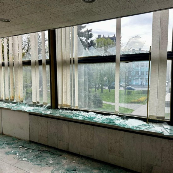 Готель “Асторія”, головпоштамт і музей: через атаку на Дніпро постраждали десятки історичних будівель