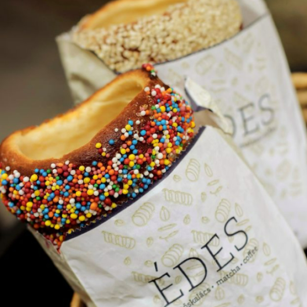 Біля “Олімпійської” відкрили пекарню ÉDES з традиційною угорською випічкою