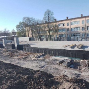 Біля ліцею у Борисполі будують протирадіаційне укриття на 500 осіб: фото