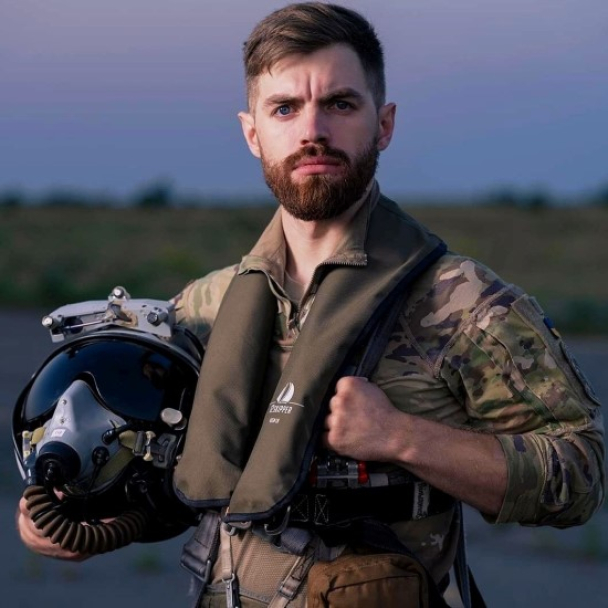 Петиція про перейменування вулиці на Солом’янці на честь пілота "Джуса" набрала голоси