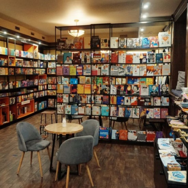 Книгарня-кав’ярня Старого Лева на Прорізній припиняє роботу