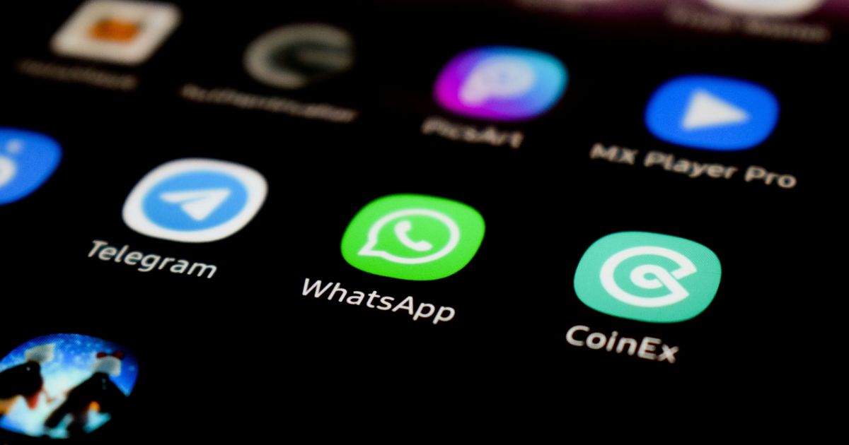 WhatsApp тестує шумозаглушення для голосових і відеодзвінків