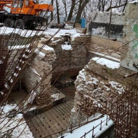 На Печерську під виглядом ремонту розбирають фундаменти палацу Розумовського