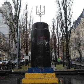 Кияни закликають знести постамент пам’ятника Леніну в центрі міста — петиція