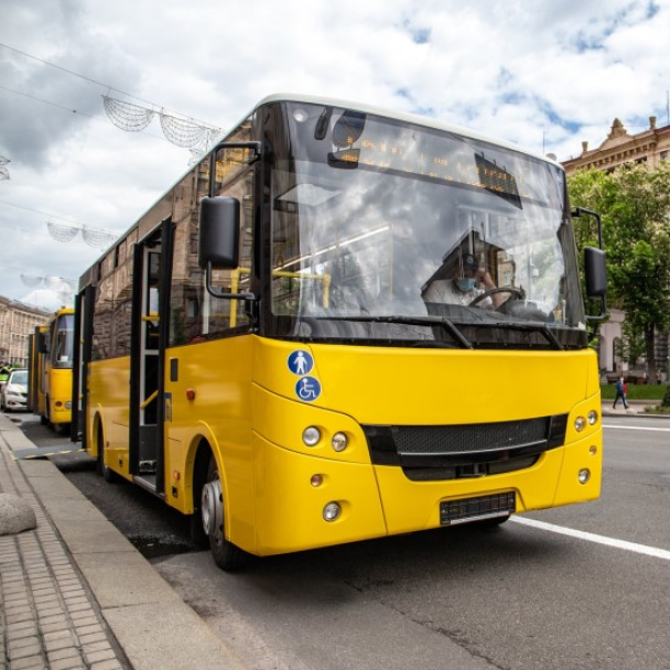 В Киеве запустили три новых автобусных маршрута и один троллейбусный
