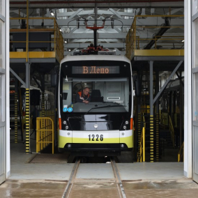 Львів отримав 10 низькопідлогових трамваїв від Європейського інвестбанку