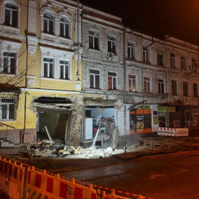 Дві історичні будівлі біля Центрального залізничного вокзалу постраждали через прорив тепломереж