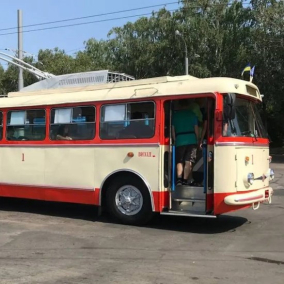 В Ровно отреставрировали самый старый троллейбус в Украине