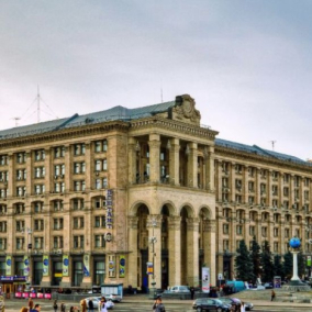В Киеве хотят потратить на ремонт главпочтамта почти 3 млн гривен