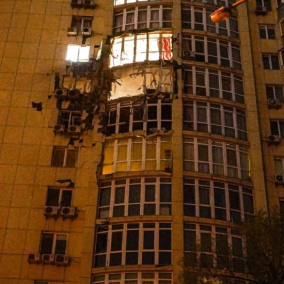 Тригодинна нічна атака Києва дронами: є руйнування і постраждалі у кількох районах міста