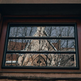 Во Львове восстановили исторические двери на улице Дмитрия Витовского: фото