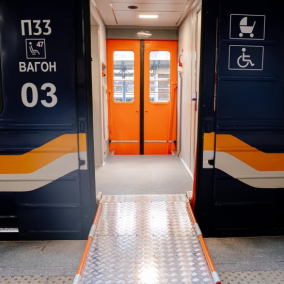 “Укрзалізниця” запустила ще один модернізований потяг: із пандусами та місцями для людей з інвалідністю