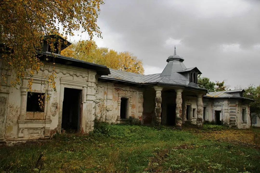 Росіяни знищили садибу Хрущових на Сумщині &mdash; пам'ятку, де бував Тарас Шевченко