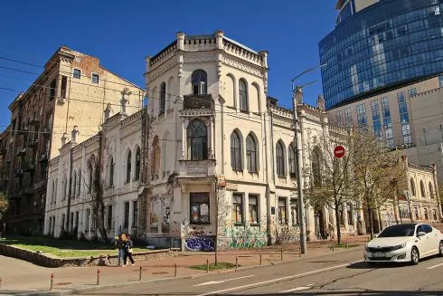 Київський суд повернув територіальній громаді флігель садиби Терещенка