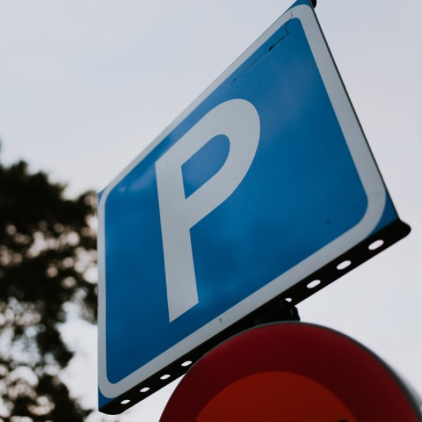 Через безкоштовне паркування Київ за три місяці втратив 50 млн гривень
