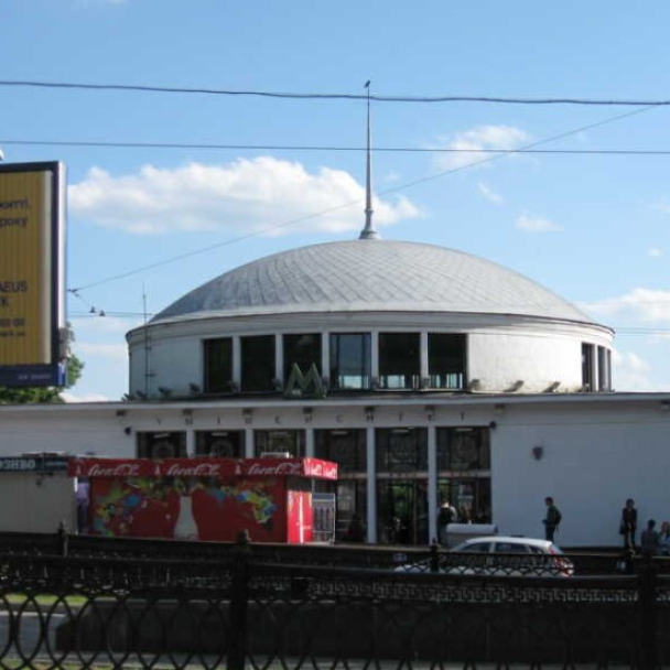 Киевавтодор планирует обустроить наземный переход в метро «Университет» до конца года