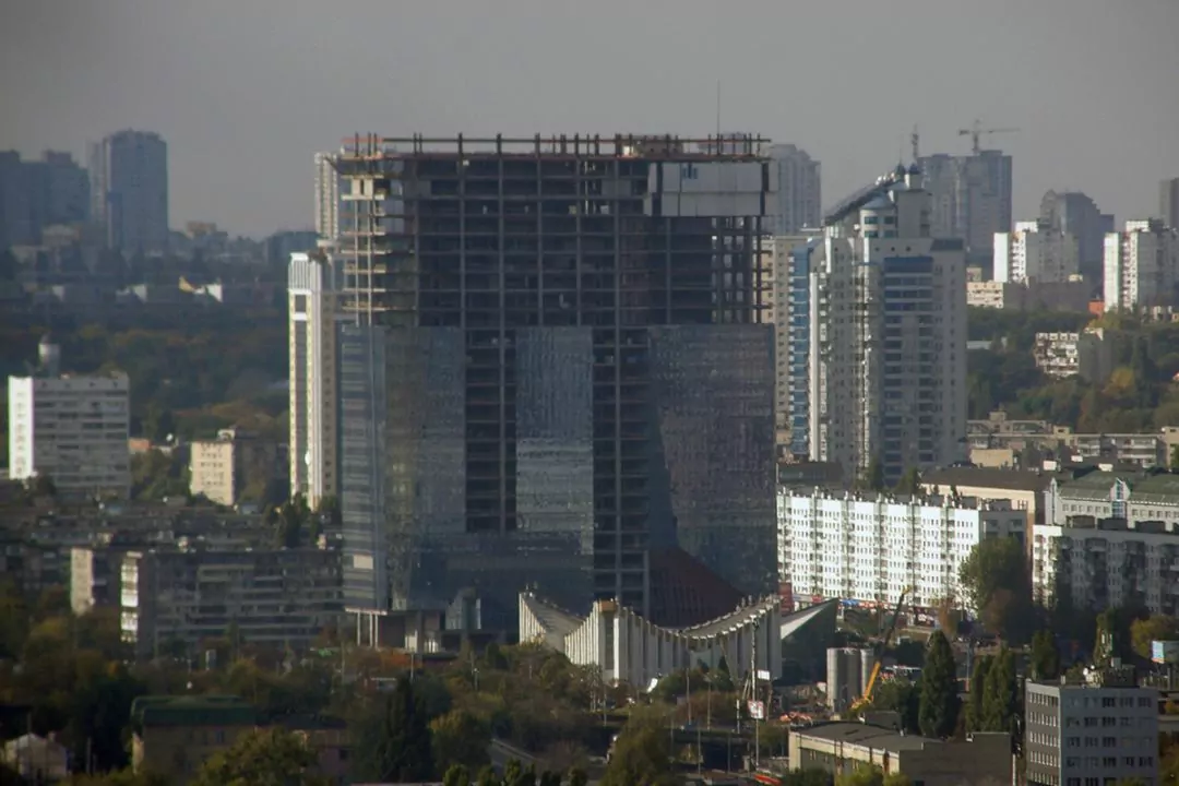 Київський недобуд Sky Towers знову виставили на продаж &mdash; ціна впала вдесятеро