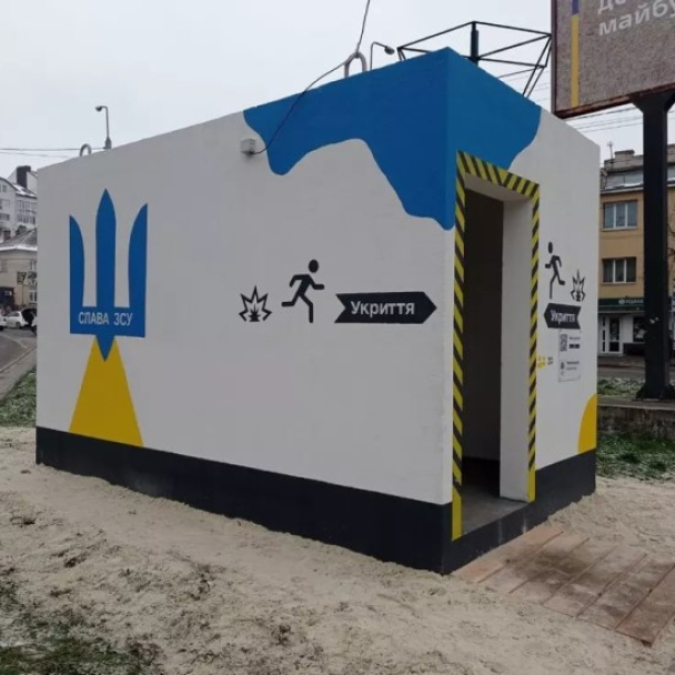 В Тернополе установили бетонные укрытия возле остановок транспорта, но люди их не используют