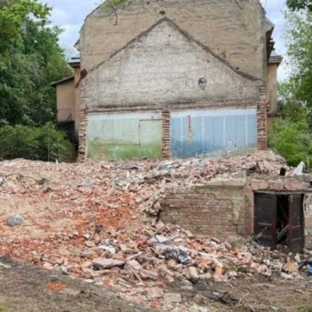 Во Львове застройщик полностью снес историческую виллу «Люсия»