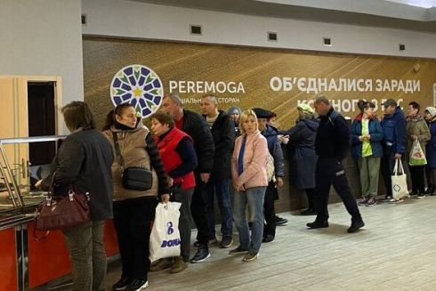 В Днепре открыли социальный ресторан, где бесплатно кормят вынужденных переселенцев