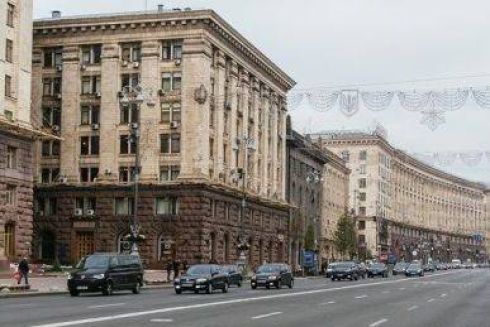 На Хрещатику планують висадити пів тисячі каштанів під час капремонту