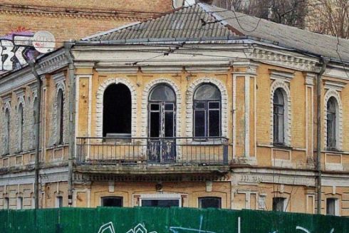 На місці будинку на Софіївській вулиці, де Грушевський оголосив Акт Злуки, хочуть звести висотку