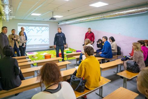 В киевской школе обустроили укрытие нового типа для непрерывного обучения