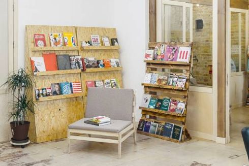 «Основи» відкриють книгарню з баром у Києві