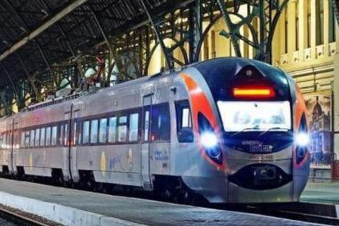 "Укрзалізниця" запустила ще одну пару поїздів до Варшави