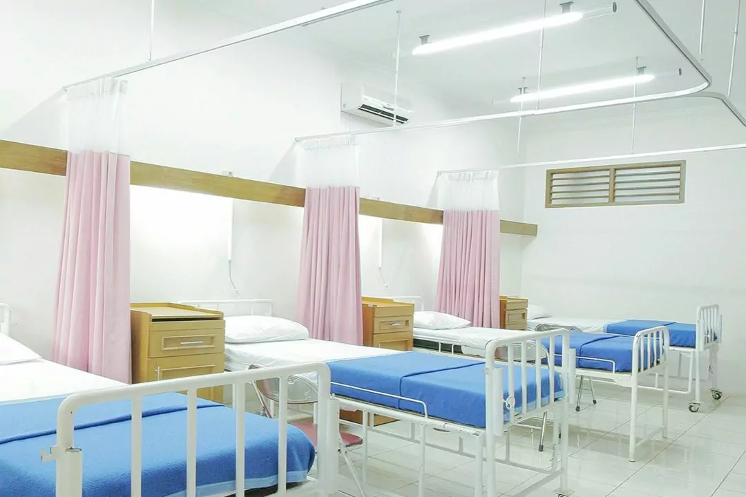 У двох лікарнях Києва оголосили термінову евакуацію через можливу атаку росії