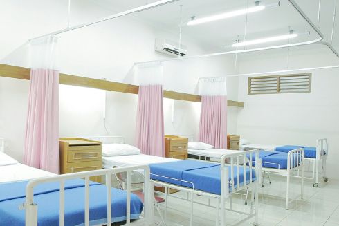 У двох лікарнях Києва оголосили термінову евакуацію через можливу атаку росії