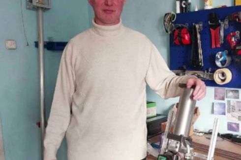 Київський вчений створює ракети у власній квартирі і навчає цьому молодь