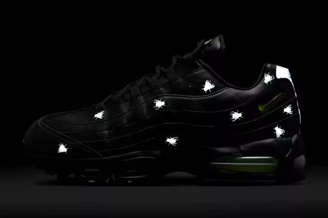 Nike випустить до Гелловіну кросівки з &laquo;мухами&raquo;, що світяться у темряві