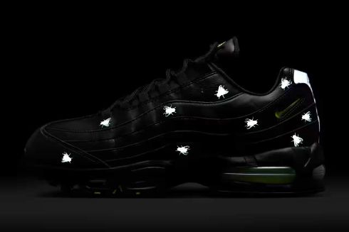 Nike випустить до Гелловіну кросівки з «мухами», що світяться у темряві