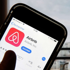 Сервис Airbnb запретил бронировать жилье россиянам и белорусам