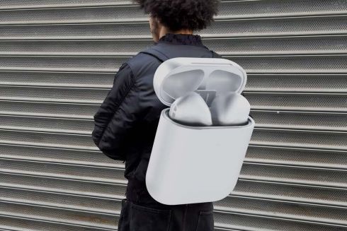 Рюкзак у формі навушників AirPods створили в США