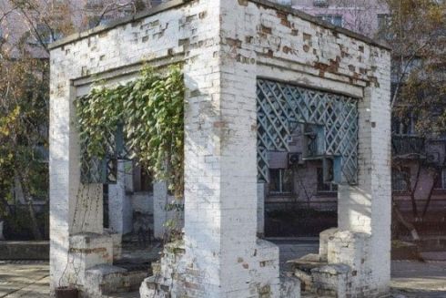 Модерністську альтанку на Подолі хочуть демонтувати
